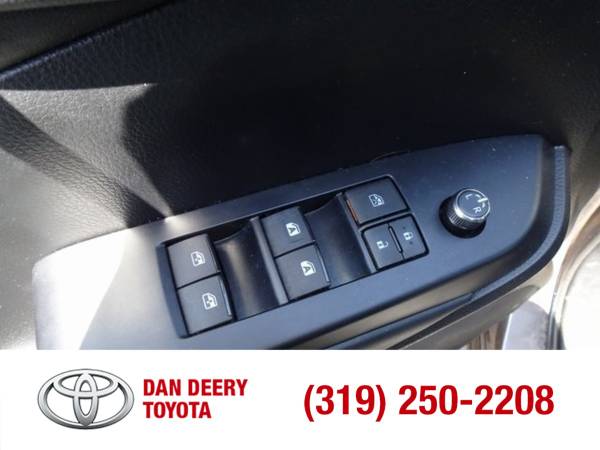 2019 Toyota Highlander SE Predawn Gray Mica - - by for sale in Cedar Falls, IA – photo 11