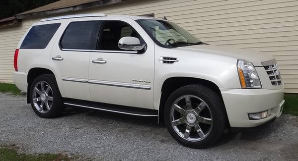 2010 Cadillac Escalade Premium 3rd ROW Used Cars Vermont at Ron s for sale in W. Rutland, Vt, VT – photo 7