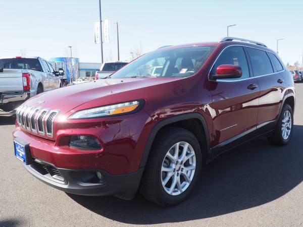 2018 Jeep Cherokee Latitude GO ANYWHERE! - - by dealer for sale in Bend, OR – photo 8