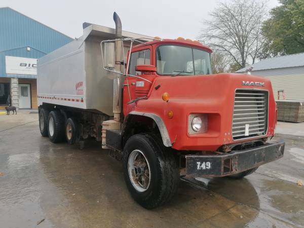 2003 MACK Granite Dump Truck - cars & trucks - by owner - vehicle... for sale in Schiller Park, IL – photo 14