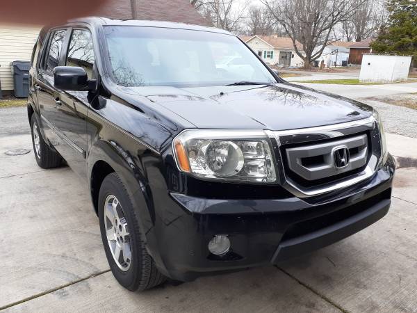2011 Honda Pilot Touring - cars & trucks - by owner - vehicle... for sale in Pendleton, IN – photo 4