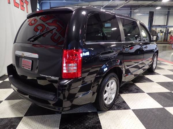 2010 Chrysler Town & Country TOURING AUTO V6! POWER ALL! LEATHER! DUAL for sale in Gretna, NE – photo 9
