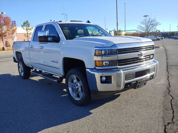 2017 CHEVROLET SILVERADO 2500HD 4X4! ONLY 32,357 MILES! LEATHER!... for sale in Norman, TX – photo 2