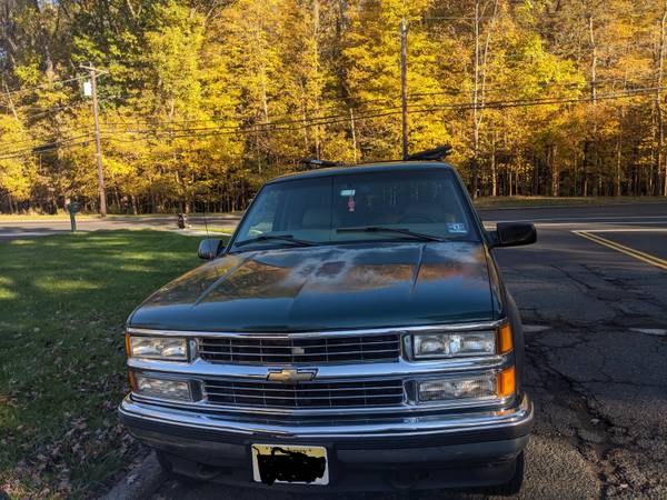 1997 Suburban 1500 4wd - Excellent running condition for sale in Emerson, NJ – photo 2