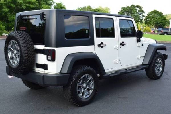 LIKE NEW 2010 JEEP WRANGLER SAHARA UNLIMITED 4X4 3.8L V6, 4-SPEED... for sale in Other, Other – photo 2