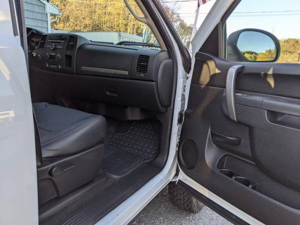 2012 GMC Sierra 2500HD with 134, 976 Miles - Northwest CT - cars & for sale in Thomaston, CT – photo 10