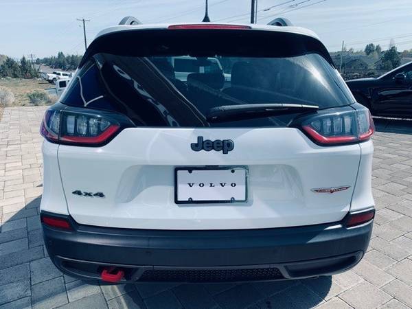 2019 Jeep Cherokee 4x4 4WD Trailhawk SUV - - by dealer for sale in Bend, OR – photo 4