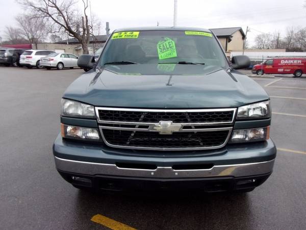 2006 Chevrolet Silverado 1500 LT1 4dr Extended Cab 4WD 6 5 ft SB for sale in Waukesha, WI – photo 2