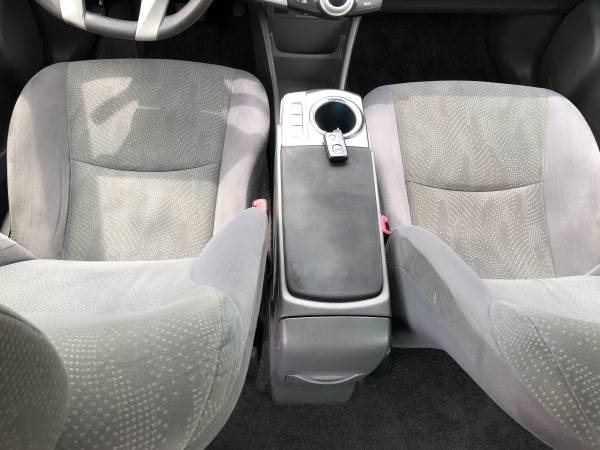 2014 Toyota Prius V , 2 owner vehicle excellent car inside and out for sale in Dayton, OH – photo 8