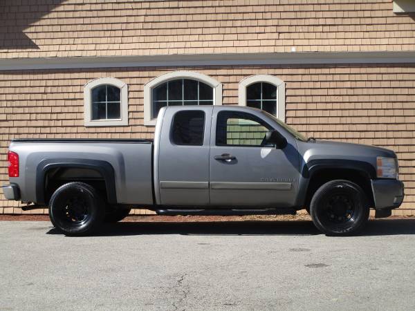 2007 Chevrolet Silverado LT 4X4, Clean Carfax, In Excellent for sale in Rowley, MA – photo 5