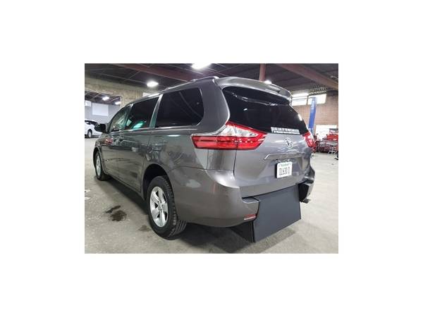2017 Toyota Sienna LE 31k Wheelchair Mobility Handicap ADA Compliant... for sale in Wichita, NV – photo 16