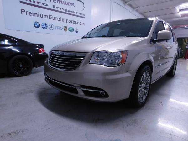 2012 Chrysler Town and Country Touring 4dr Mini Van - NO DEALER FEES! for sale in Orlando, FL – photo 6