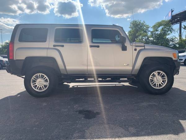 2007 Hummer H3 61k miles Rare Boulder Gray Metallic paint - cars &... for sale in Jeffersonville, KY – photo 5
