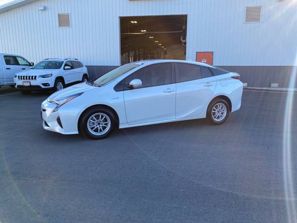 2017 *Toyota* *Prius* *Four* White - cars & trucks - by dealer -... for sale in Wenatchee, WA – photo 2