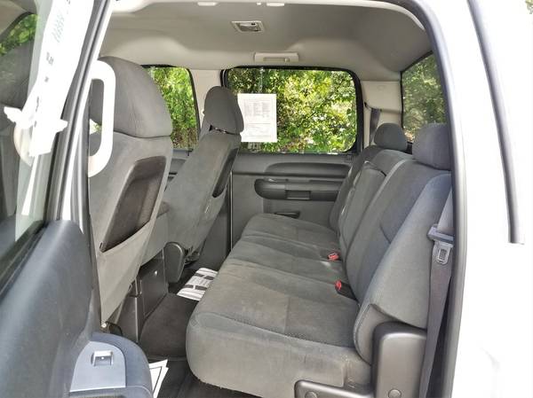 2008 GMC Sierra Crew Cab Z71 MAX 4WD, 143K, 6.0L V8, Auto, A/C, CD/SAT for sale in Belmont, MA – photo 11
