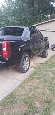 Chevy Avalanche 2008 Z71 - cars & trucks - by owner - vehicle... for sale in Little Rock, AR – photo 8